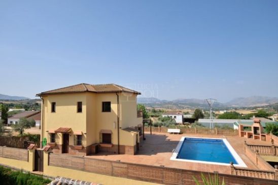 Villa en venta en Arriate