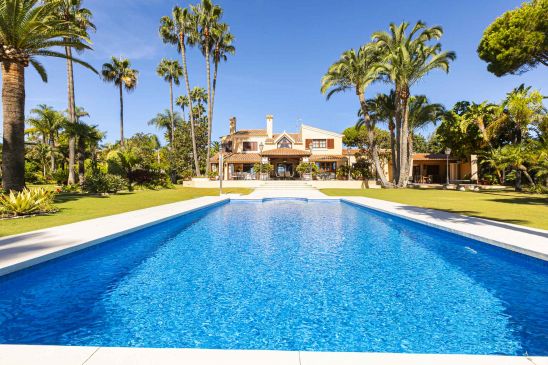 Villa for sale in New Golden Mile, Estepona East, Estepona