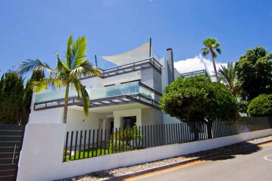 Villa en venta en Guadalmina Alta, San Pedro de Alcantara