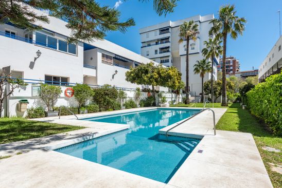 Acogedor apartamento en Marbella Centro con piscina y garaje privado