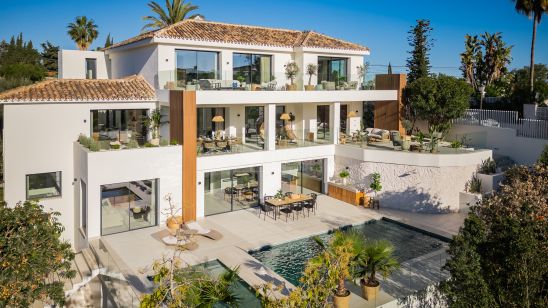 Villa contemporánea con vistas panorámicas en Marbella Este