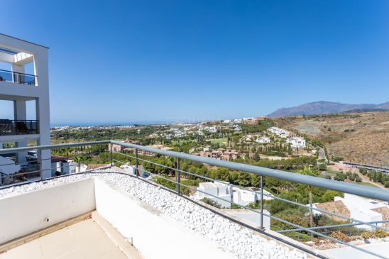 Apartamento en venta en New Golden Mile, Estepona Este, Estepona
