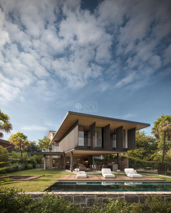 Villa en venta en Nueva Andalucia, Marbella