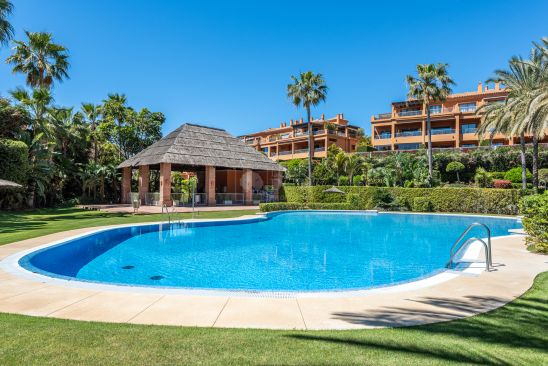Apartamento en planta baja con jardín privado en New Golden Mile