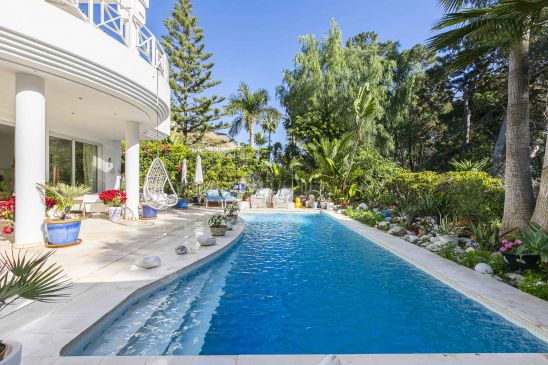 Villa for sale in New Golden Mile, Estepona East, Estepona