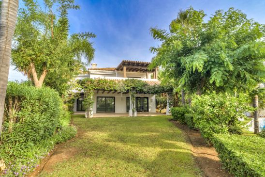 Villa en urbanización cerrada en la Milla de Oro de Marbella