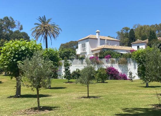 Villa for sale in New Golden Mile, Estepona East, Estepona