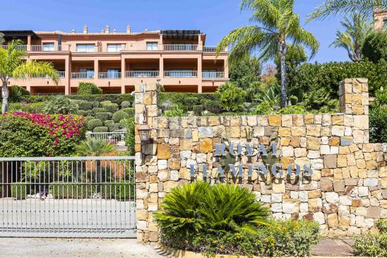 Apartamento en venta en Los Flamingos, Benahavis