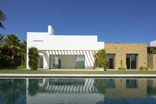 Villa for sale in Casares