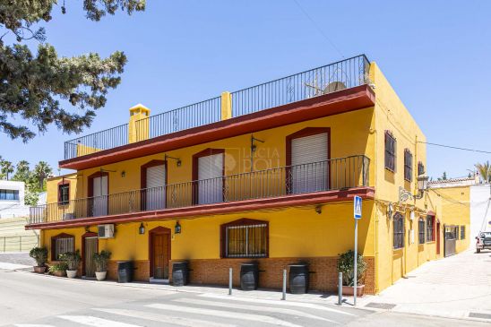 Hotel for sale in New Golden Mile, Estepona East, Estepona