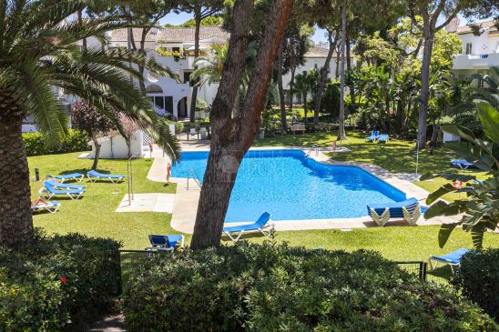 Apartment for sale in New Golden Mile, Estepona East, Estepona