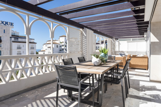 Marbella - Puerto Banus, Exclusive Penthouse in Las Gaviotas, Puerto Banús