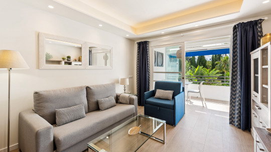 Marbella - Puerto Banus, Charming renovated studio in Medina Garden, Puerto Banús with tourist licence