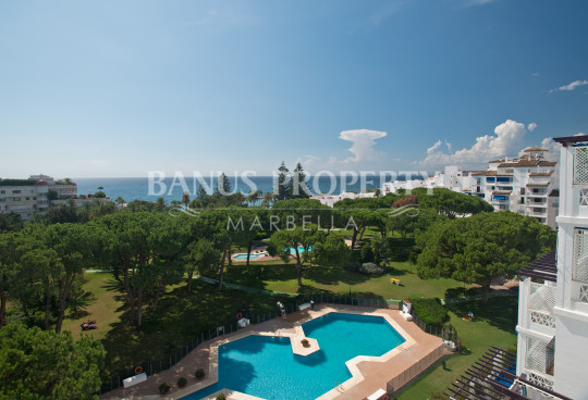 Marbella - Puerto Banus, 2 Bed Apartment in the ultra-luxurious Beach front Residential Playas del Duque- Puerto Banus