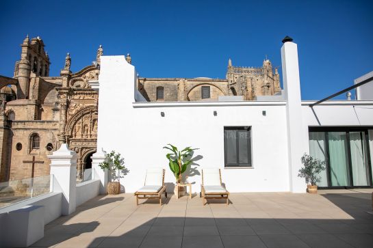 Casa reformada con vistas a la Plaza de España del Puerto de Santa María