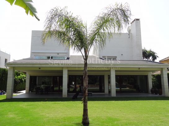Chalet exclusivo con piscina en Simón Verde