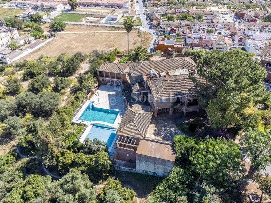 Impressive detached villa with spectacular views of Seville
