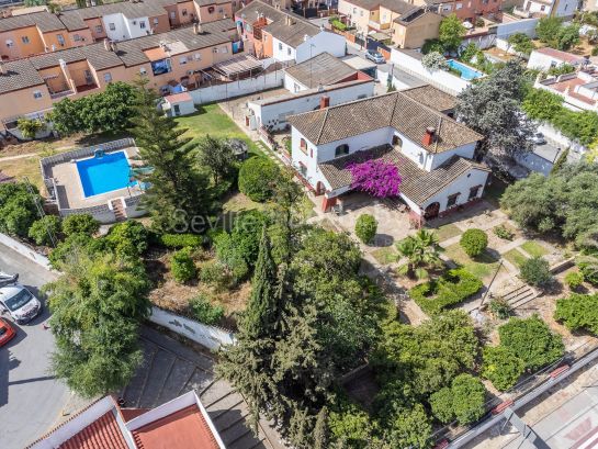 Detached villa in Gines, located on a plot of 3171.52 m² with 796 m² built