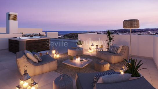 Spectacular duplex penthouse with terrace in Estepona West.