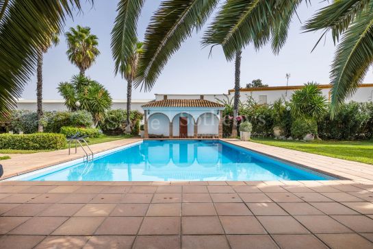 Exclusive country house in Utrera