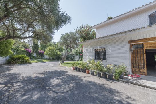 Detached villa to refurbish in Jerez de la Frontera