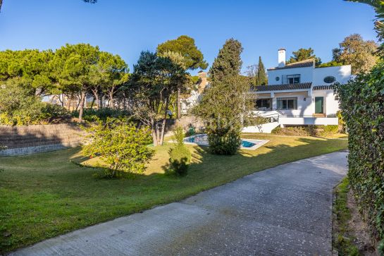 Casa con jardín y piscina a un minuto de la playa de Vistahermosa