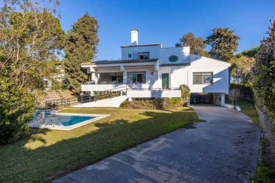 Fantastic detached house with large garden and pool in Vistahermosa, El Puerto de Santa Maria.