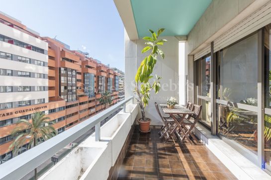 Amplio piso con terraza en República Argentina