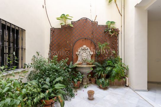 Ático dúplex en el centro de Sevilla con terraza y garaje