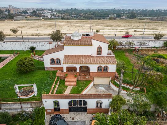 Detached house in the El Almendral Residential Area