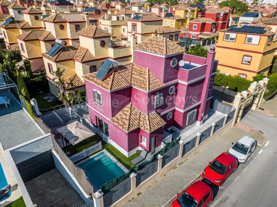 Independent house in privileged urbanization