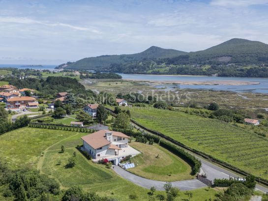 Exclusiva vivienda en el corazón de Urdaibai Reserva de la Biosfera.