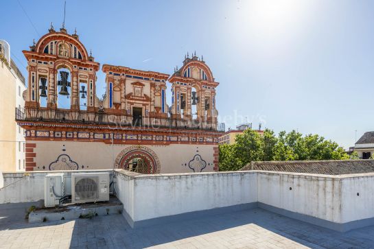 247-square-meter apartment in the city center, next to Hotel Colón