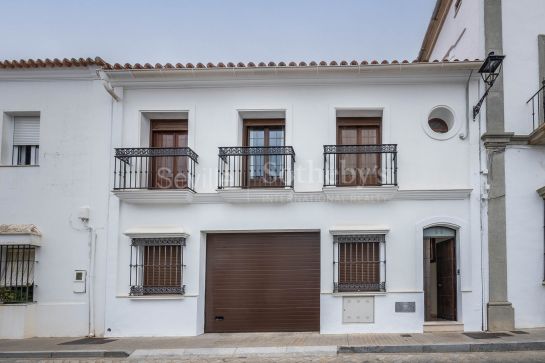 Two-Storey House with Views of Aracena Castle