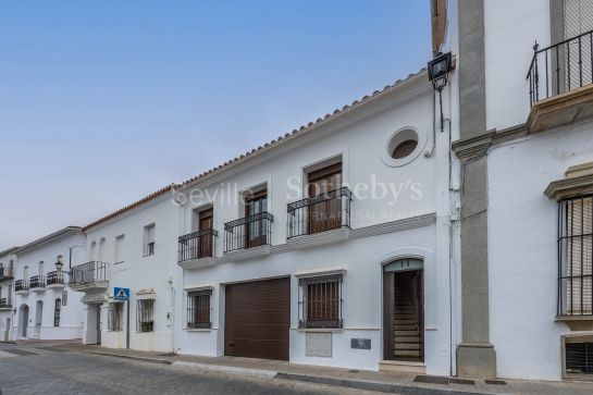 Two-Storey House with Views of Aracena Castle