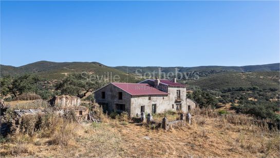 Livestock Dehesa of 208 Hectares in Aracena