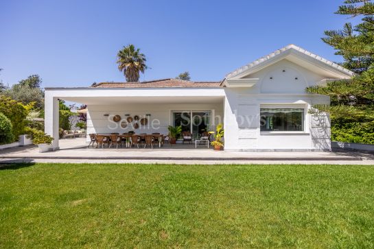 Chalet independiente en urbanización privada en el Aljarafe