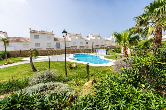 Casa adosada con vistas al mar y licencia turística en Zahara de los Atunes