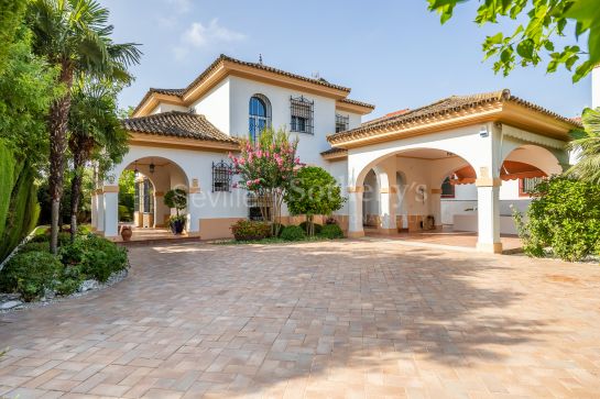 Exclusive detached home with mature garden in El Zaudín