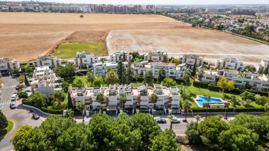 Property in the gated community of Sevilla Golf