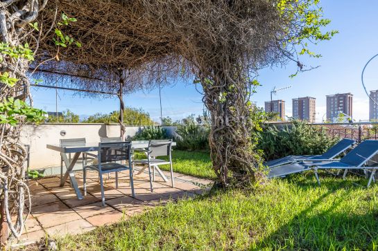 Casa exclusiva con terraza en La Barriada España