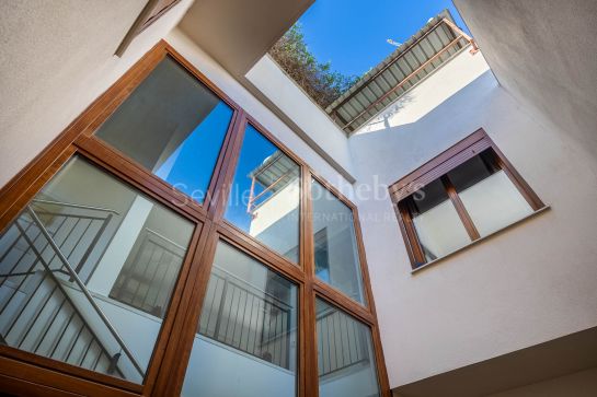 Casa exclusiva con terraza en La Barriada España