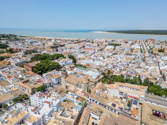House with Patio and Pool in the Barrio Alto of Sanlúcar