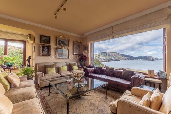 Vivienda señorial en la playa de Ereaga con vistas panorámicas al mar