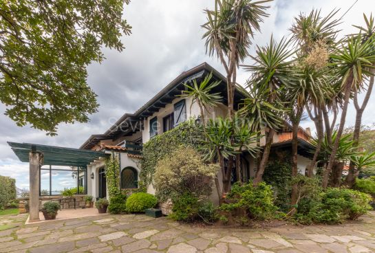 Vivienda señorial en la playa de Ereaga con vistas panorámicas al mar