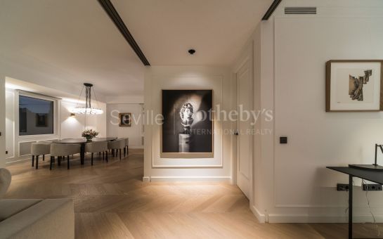 Refurbished apartment with terrace in Prado San Sebastián
