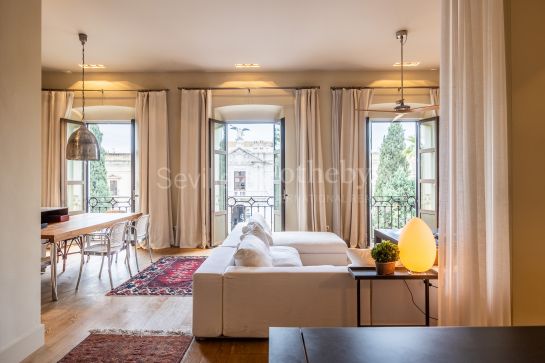 Exclusivo ático dúplex con terrazas panorámicas y vistas privilegiadas de Sevilla