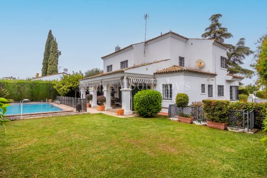 Detached house in the La Motilla residential area with 517 square meters built on a 715 square meter plot