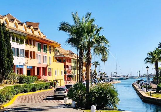 APARTAMENTO EN PUERTO DEPORTIVO DE SOTOGRANDE