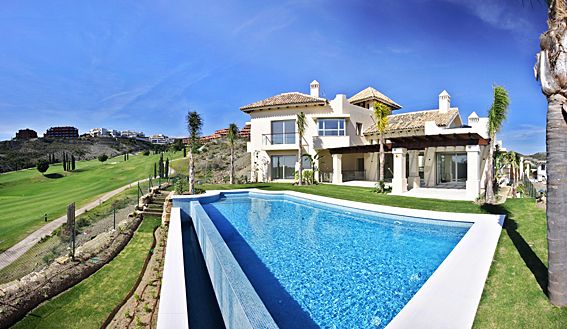 Villa en venta en Los Flamingos Golf, Benahavis